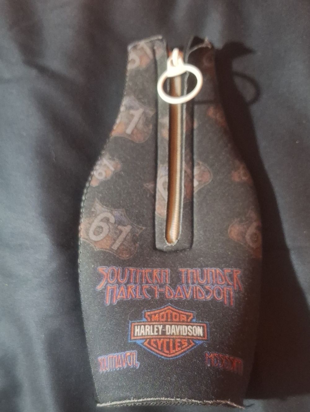 Harley Davidson Southern Thunder MS Route 61 Zipper Bottle Koozie